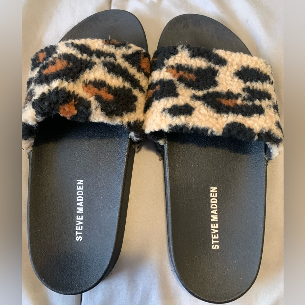 Steve Madden Leopard Slides - Picture 2 of 4